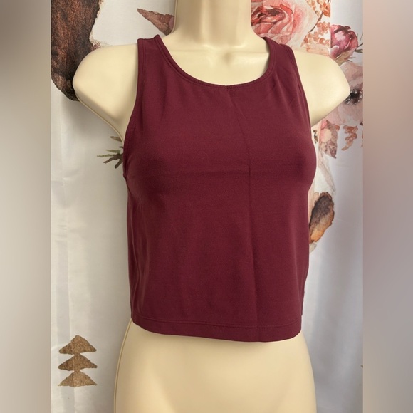 TNA Tops - Women's Burgundy TNA crop Top​​